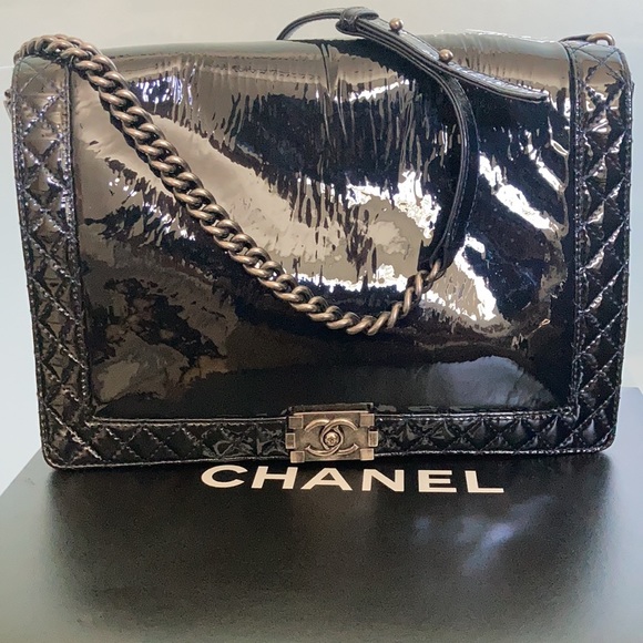 Authentic Chanel Patent Large Reverso Le Boy Messenger Bag - Picture 3 of 16